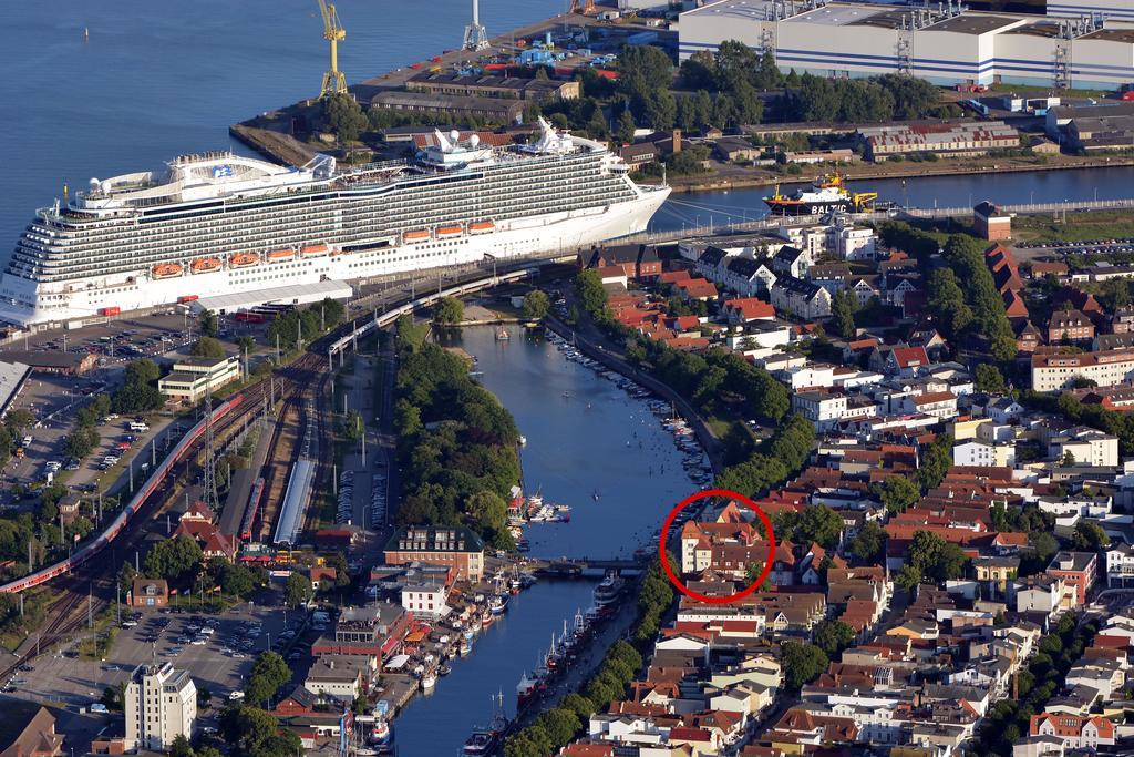 Hotel Am Alten Strom Rostock Exterior foto